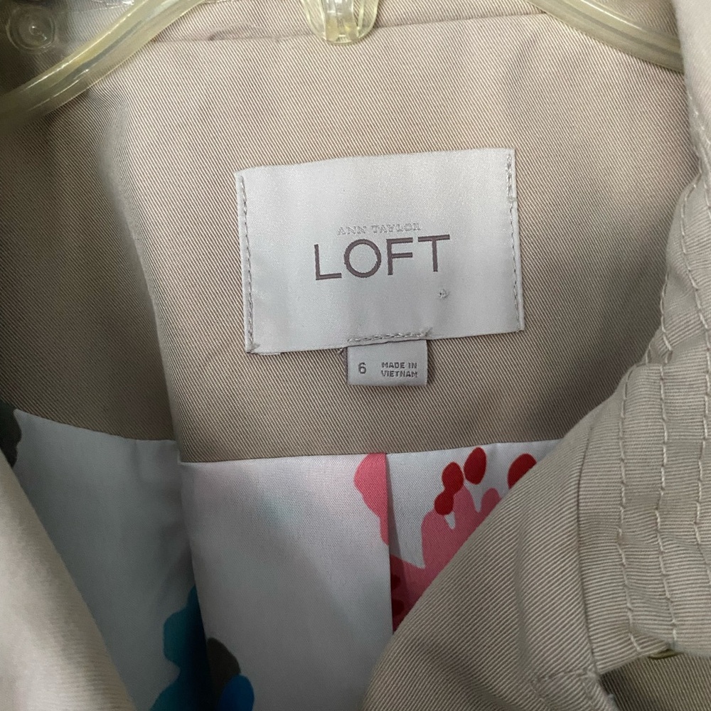 LOFT • Ann Taylor Modern Double-Breasted Trench Coat Size 6 - Picture 5 of 7